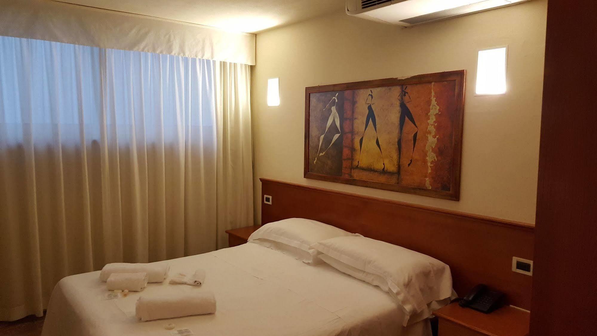 Hotel Principe di Piemonte Rimini Esterno foto
